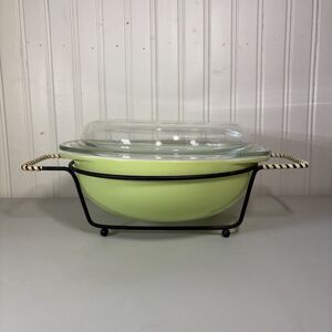Vtg Green Round Pyrex 2 Quart Casserole Bowl #024 and 624-C Lid w/Cradle